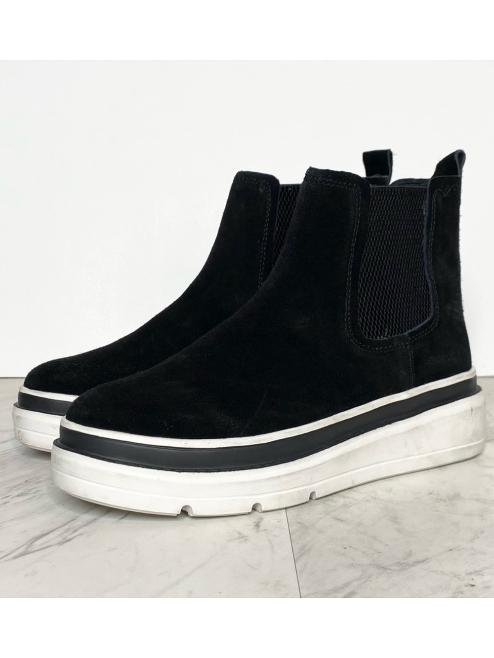 Steven by Steve Madden Avery Black Suede Platform Chelsea Boot 6M